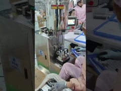 220V 2,3kw Automatische Lipgloss-Füllmaschine Zwei-Kopf-Lipgloss-Quantitative-Füllmaschine