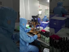 Automatische Abdeckmaschine für die Bearbeitung von Schlauchflaschen