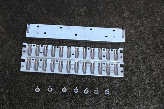 Doppelfarbige Gürtel-Kostüm-Lippenstift-Form 12 Löcher 1-3 Jahre