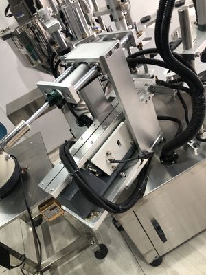 SUS304 Anpassung automatischer Produktionslinie Eyeliner Drehteller Füllmaschine
