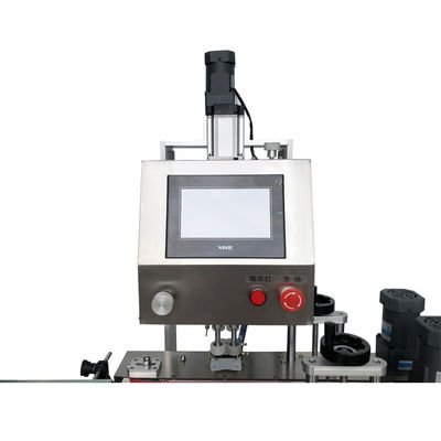 Servo-Automatische Hochgeschwindigkeits-Plastikflaschen-Capping-Maschine Voll-Automatische Servo-Capping-Maschine 20-50 Stück / Min