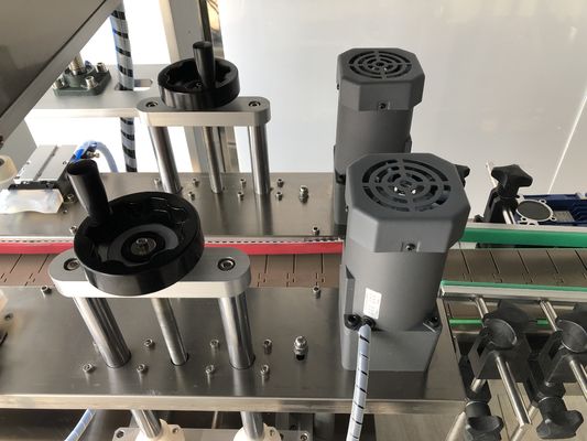 Viele Arten von Flaschen Servo Verschlussmaschine Automatische Flaschenverschluss 20-50 Stück / Min