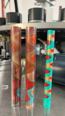 Kosmetische Lippenstift- und Creme-Schraubfüllmaschine Doppelfarbige Creme-Glasfüllmaschine