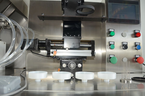 Mehrfarbige Füllmaschine mit Muster aus Früchten, Isoliermaschine mit Creme